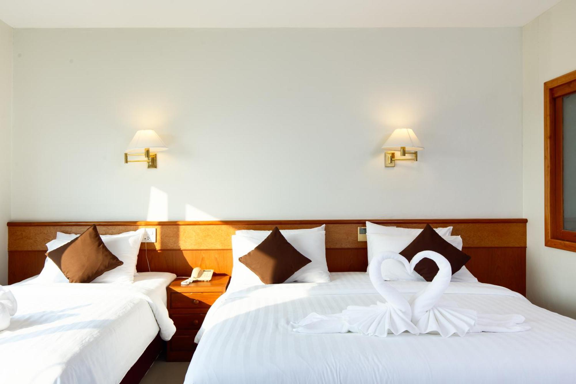 Kanchanaburi City Hotel Kültér fotó