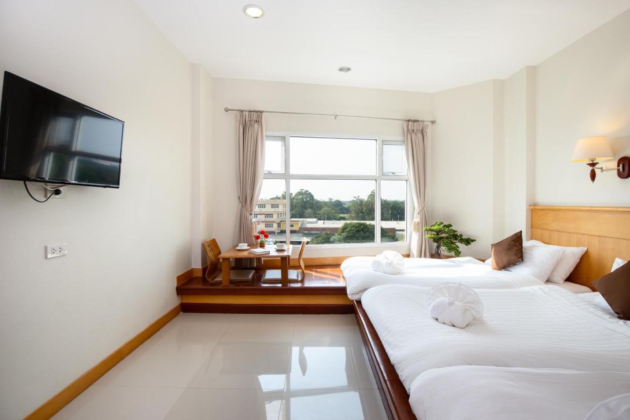 Kanchanaburi City Hotel Kültér fotó